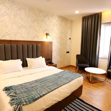 Hotel Dhingra Inn Rewāri Kültér fotó