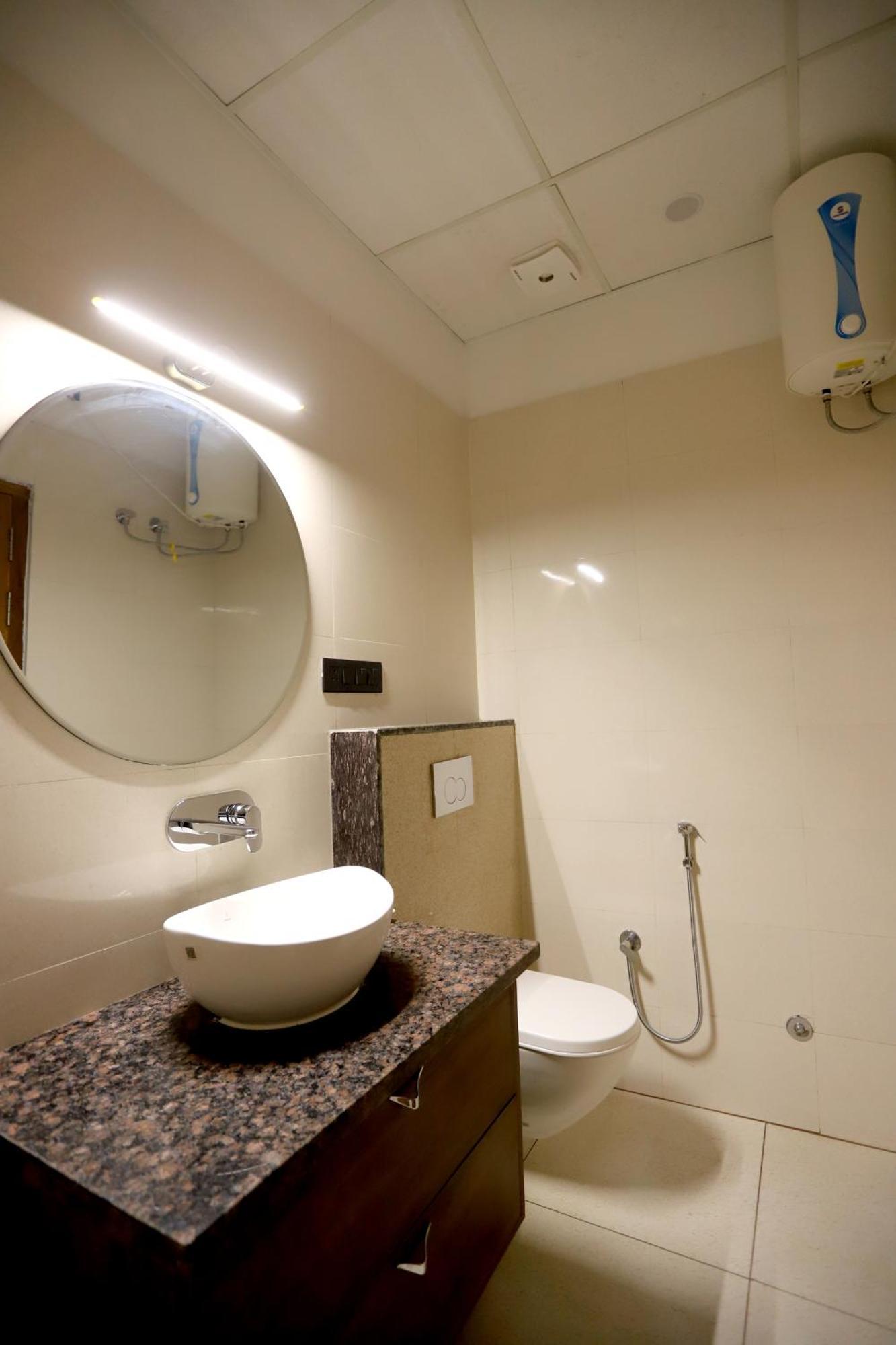Hotel Dhingra Inn Rewāri Kültér fotó
