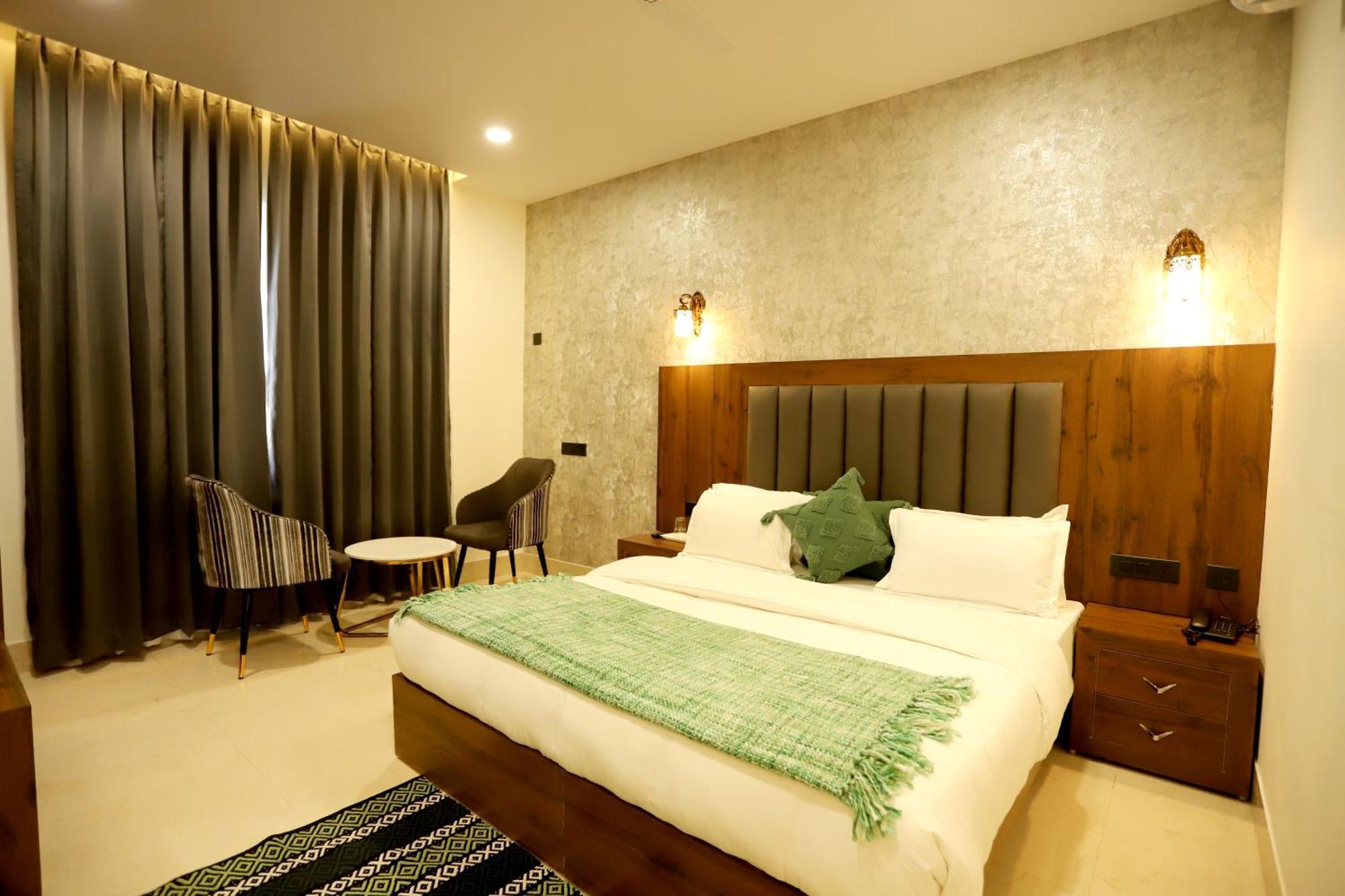 Hotel Dhingra Inn Rewāri Kültér fotó
